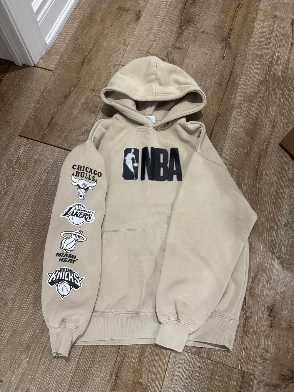 NBA Cream Pullover Hoodie with Sleeve Team Logos